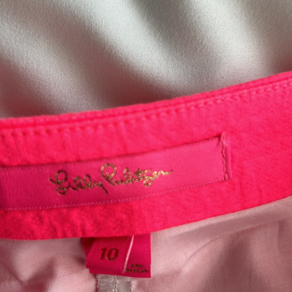 Lilly Pulitzer - Picture 2 of 3